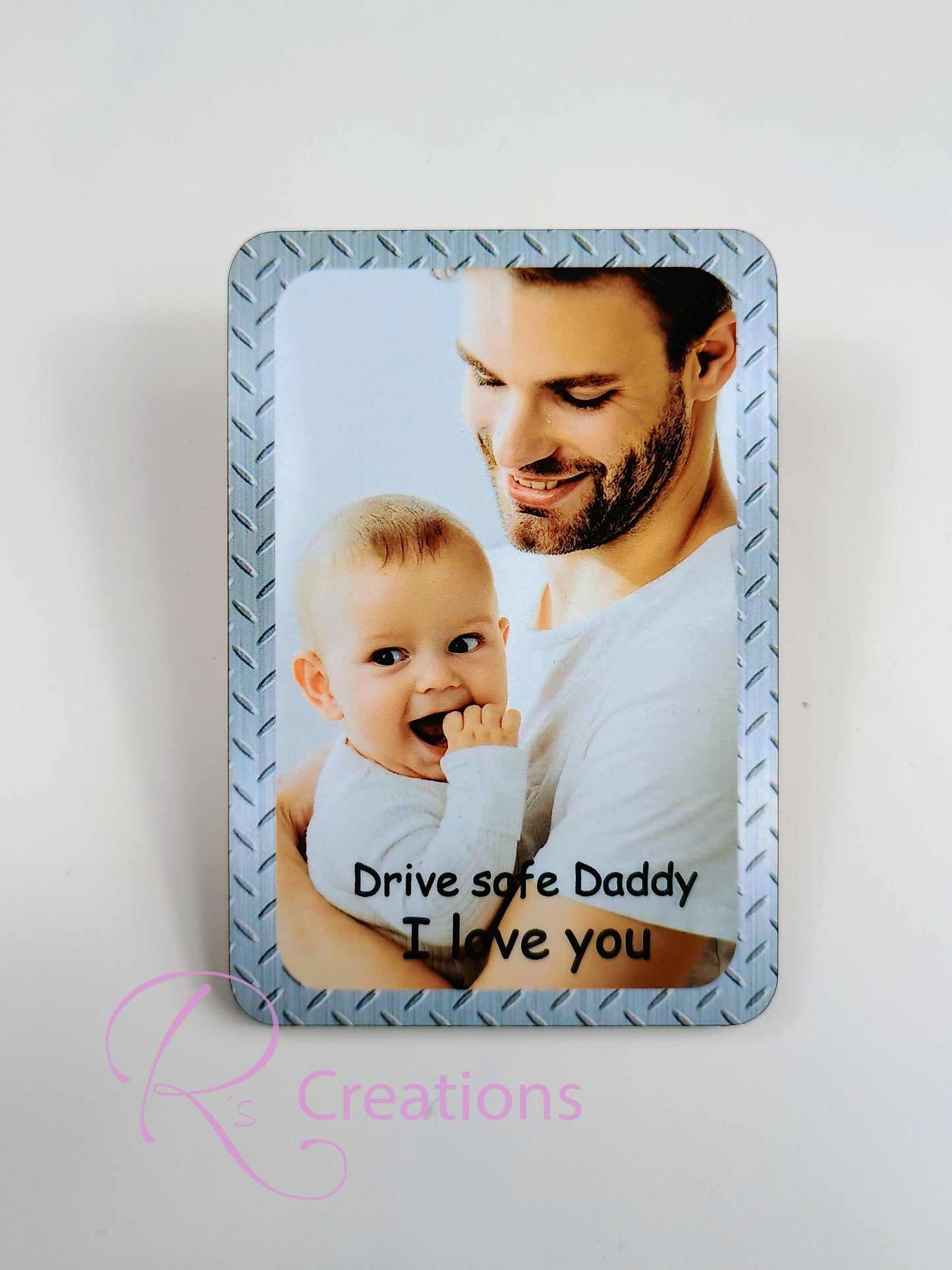 Sun visor clips for vehicles! Available in MDF wood or acrylic. Customize with your photo!